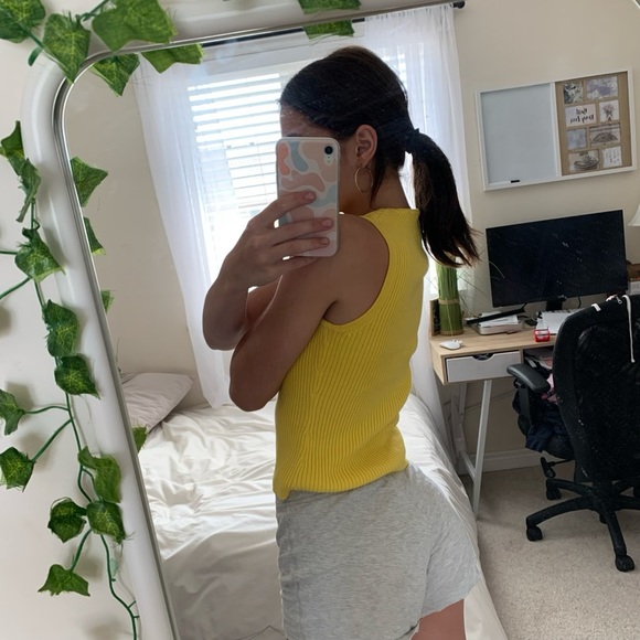 Yellow Ribbed Sweater Vest 🌼 - Picture 4 of 4